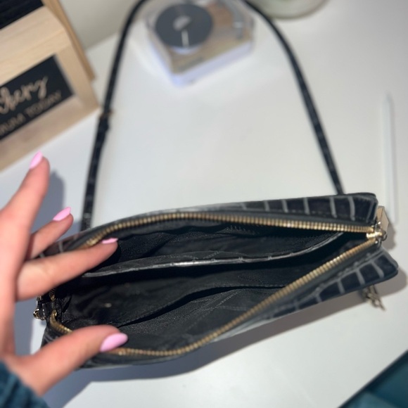 Michael Kors Black Ginny embossed leather camera bag - Picture 8 of 11